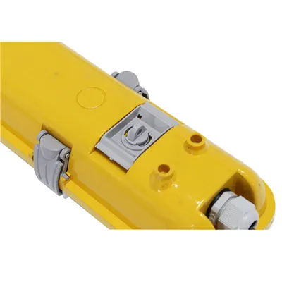 CE Approved PC Transparent Cover LED SMD2835 Tri-Proof Light with Yellow Base